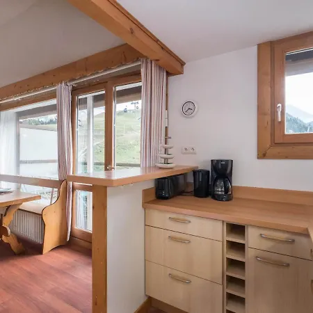 Cosy Avec Mezzanine, Terrasse Ensoleillee, Acces Direct Pistes, Coeur Moriond - Fr-1-563-31 Apartment *